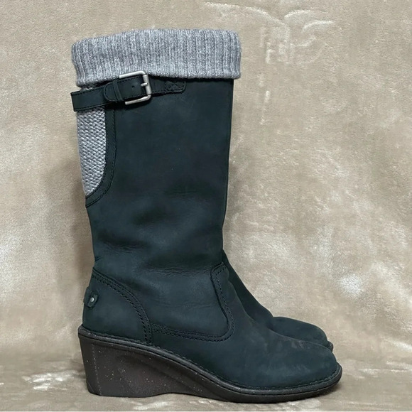 Ugg Women’s Skyfall Suede Wedge Boots Black Insulated Leather 1006145 Size 8 - Picture 1 of 11